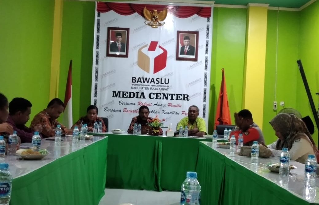 Bawaslu R4 Terima Kunjungan KPU Raja Ampat